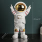 Estatueta de Astronauta na Lua - Estatueta Resina