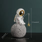 Estatueta de Astronauta na Lua - Estatueta Resina